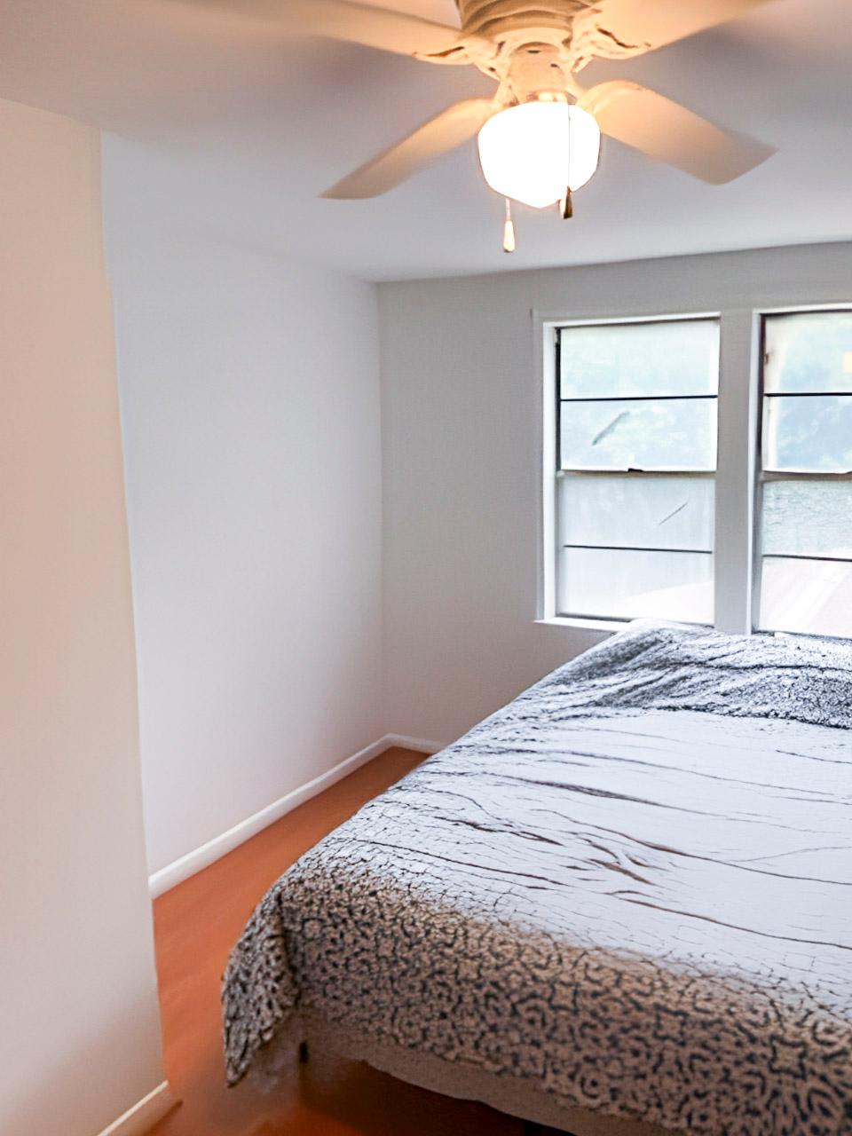 bedroom, detected:ceiling fan, bed, window blind