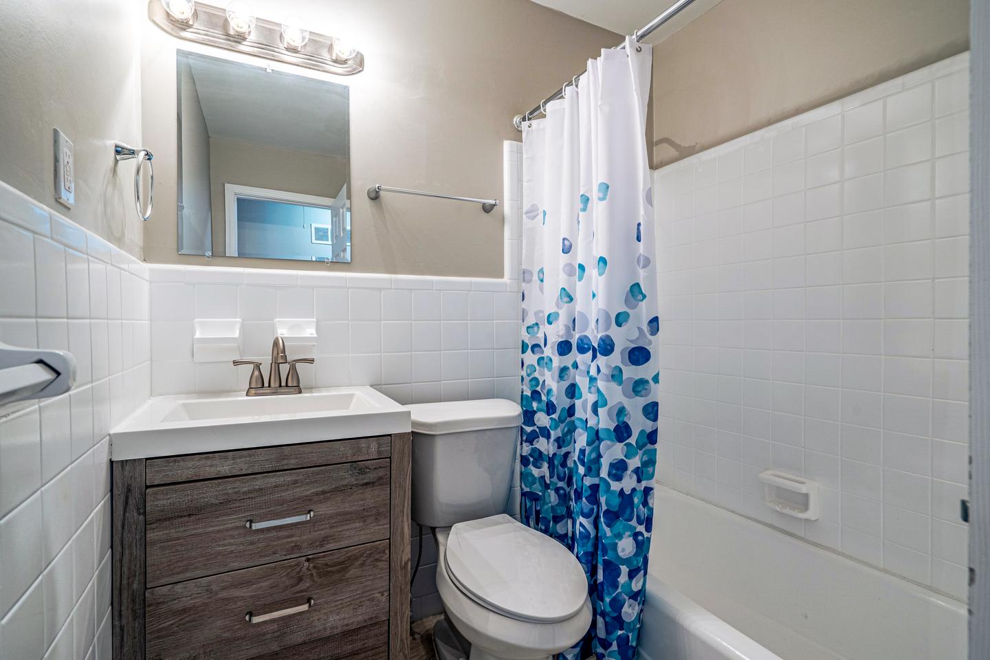 Bathroom(s)