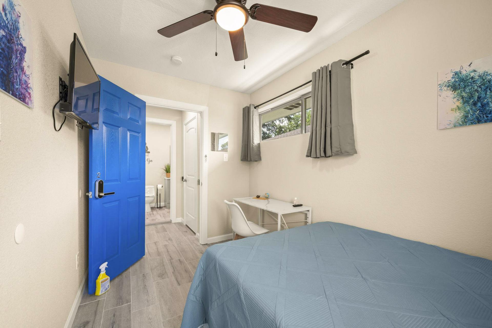 bedroom, detected:ceiling fan, bed
