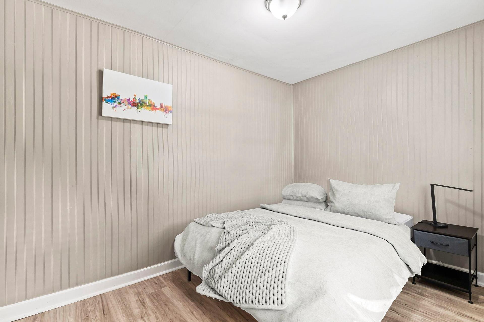 bedroom, detected:bed