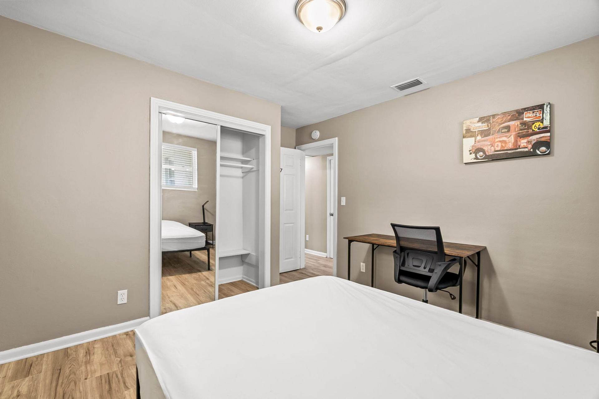 bedroom, detected:bed