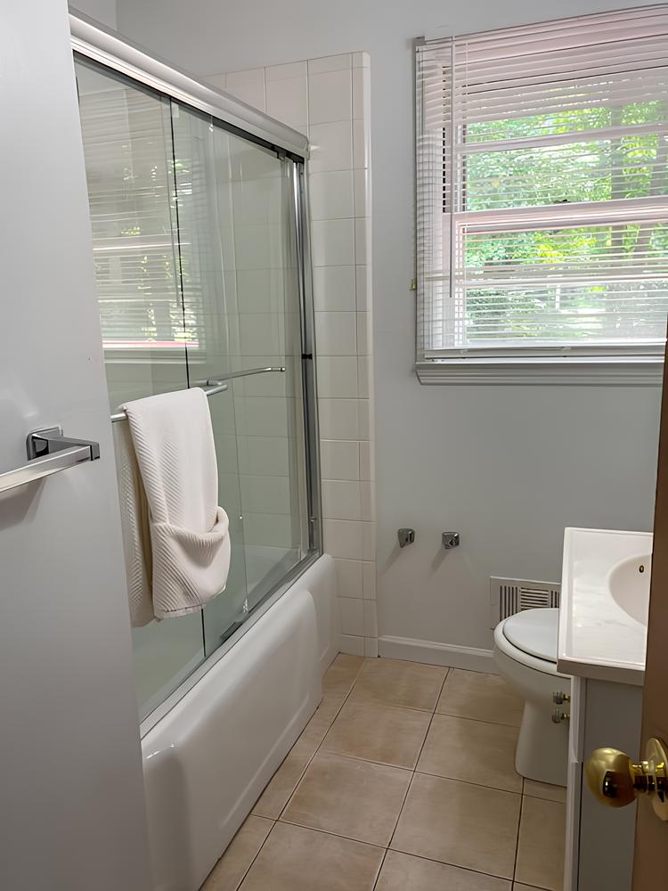 Bathroom(s)