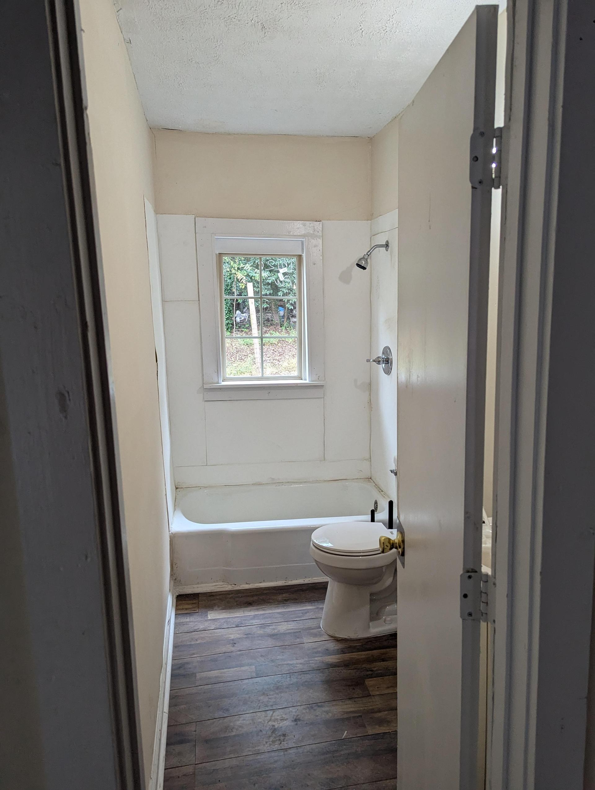 Full bath 1