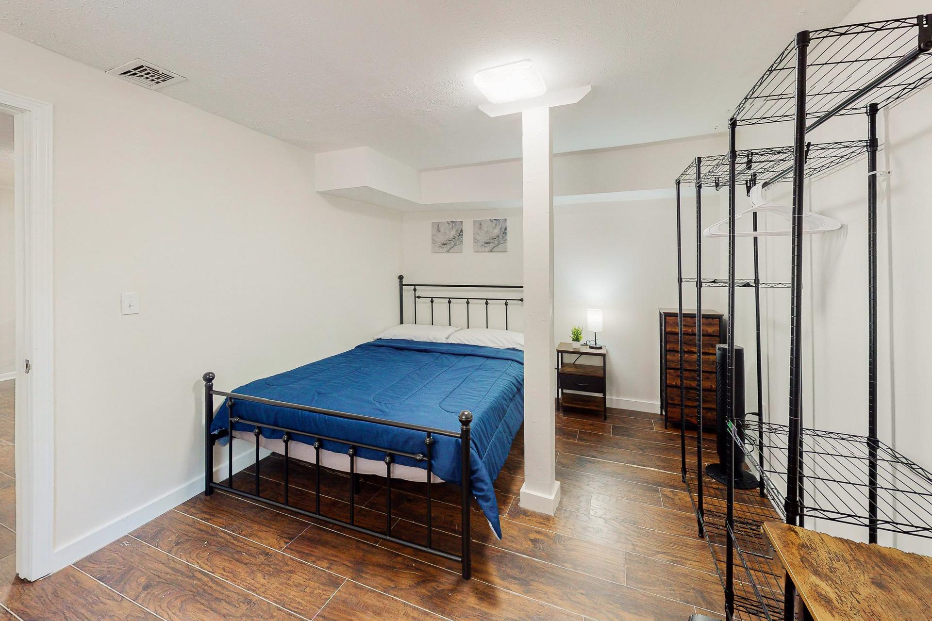 bedroom, detected:bed