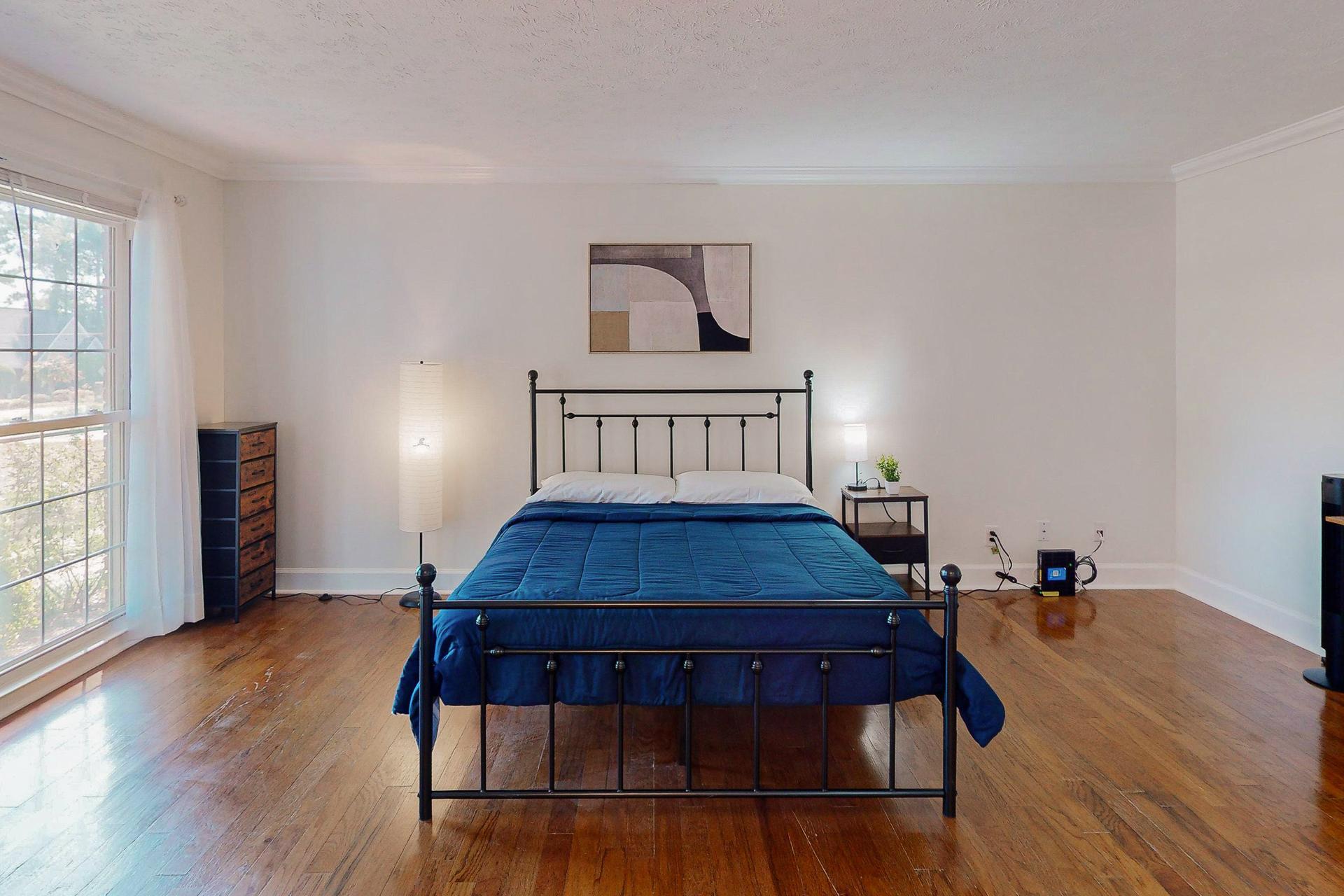 bedroom, detected:window blind, bed