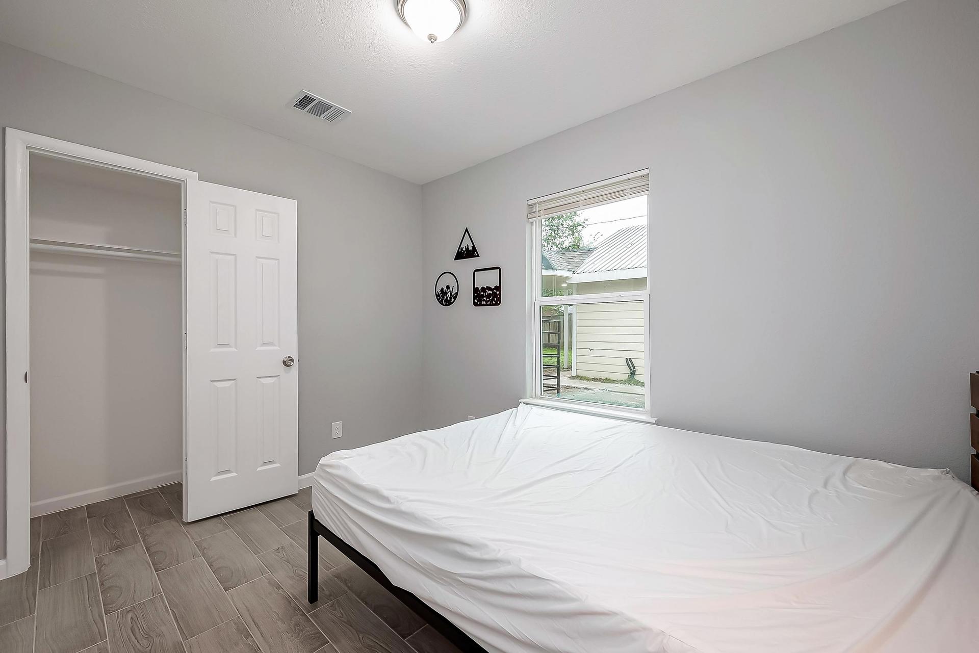 bedroom, detected:bed