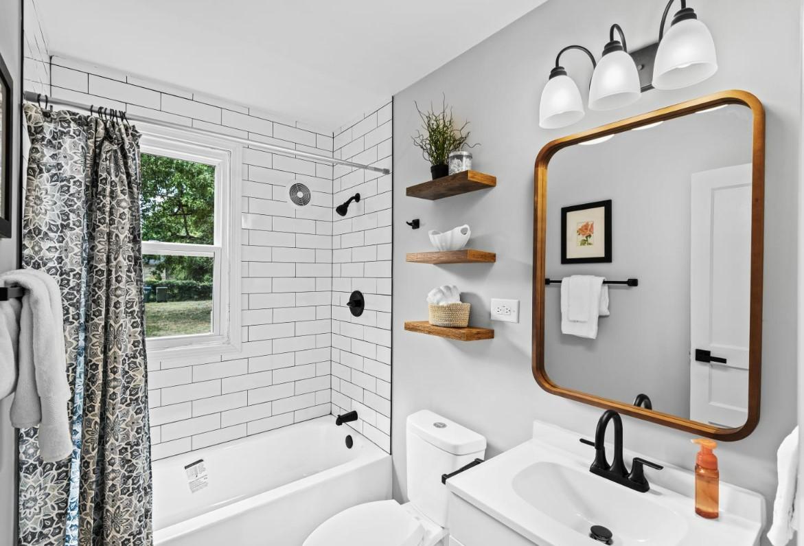 All newly renovated bathroom.