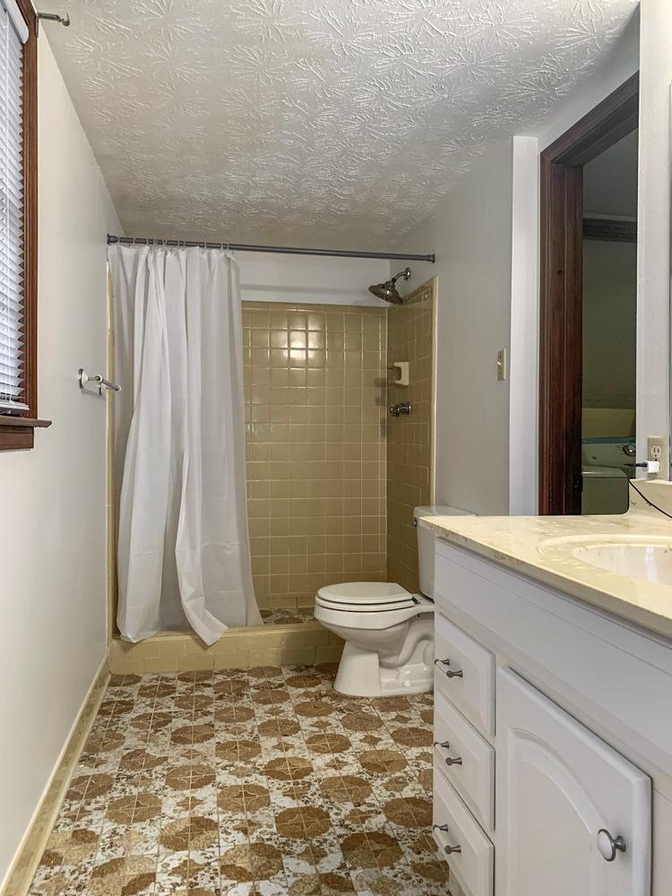 Bathroom(s)