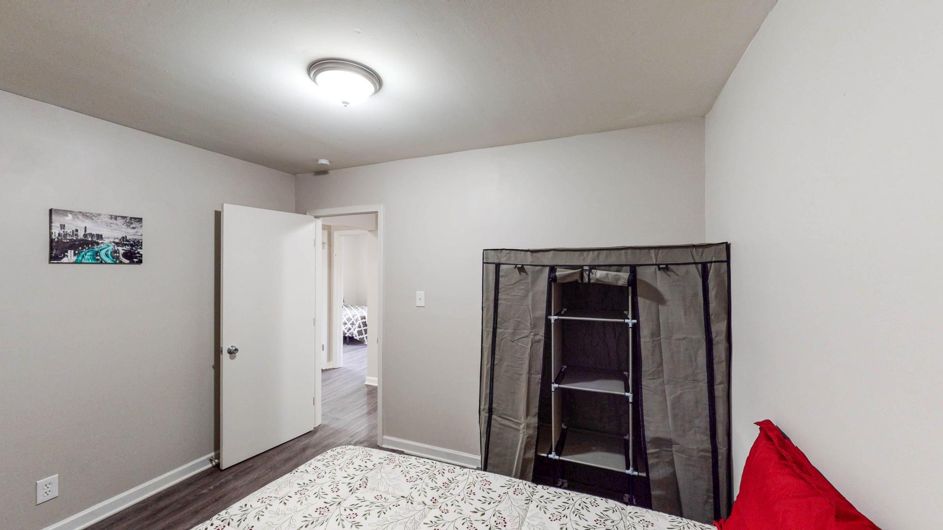 bedroom, detected: carpet, bed