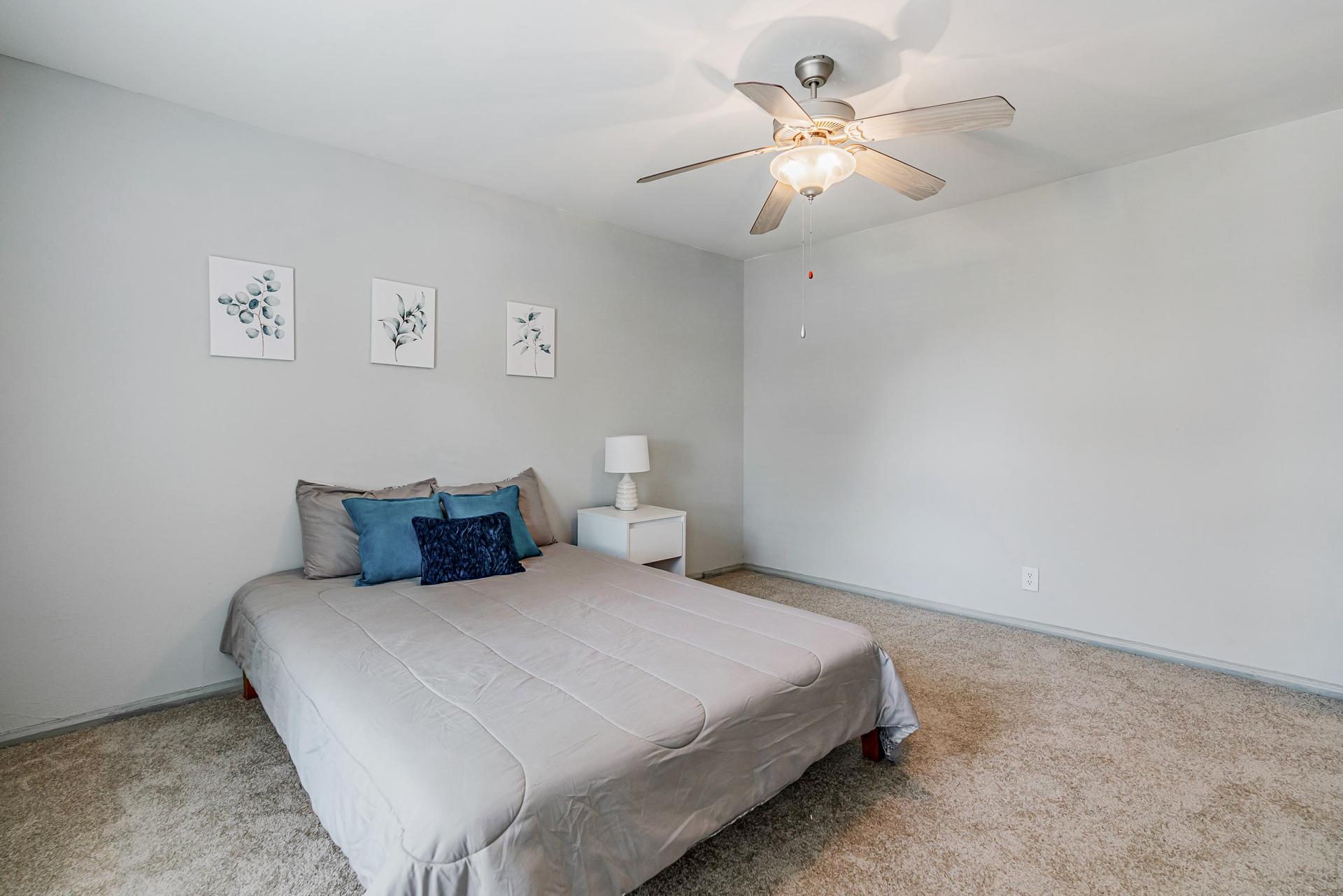 bedroom, detected: ceiling fan, bed