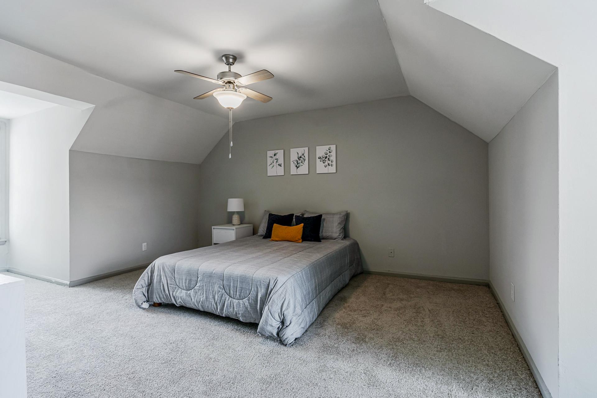 bedroom, detected: ceiling fan, bed, window blind