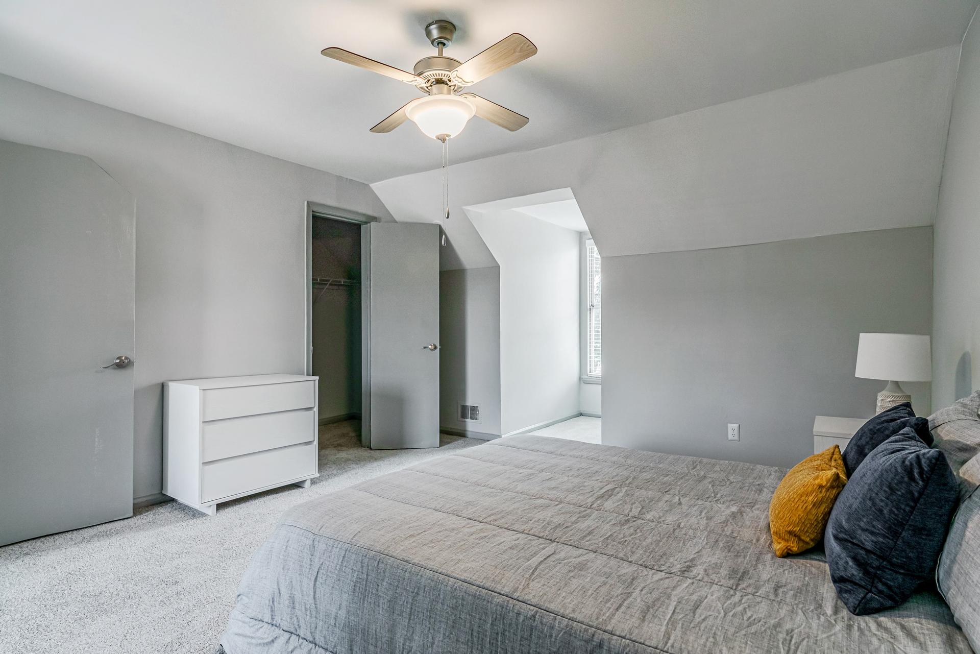 bedroom, detected: ceiling fan, bed, window blind