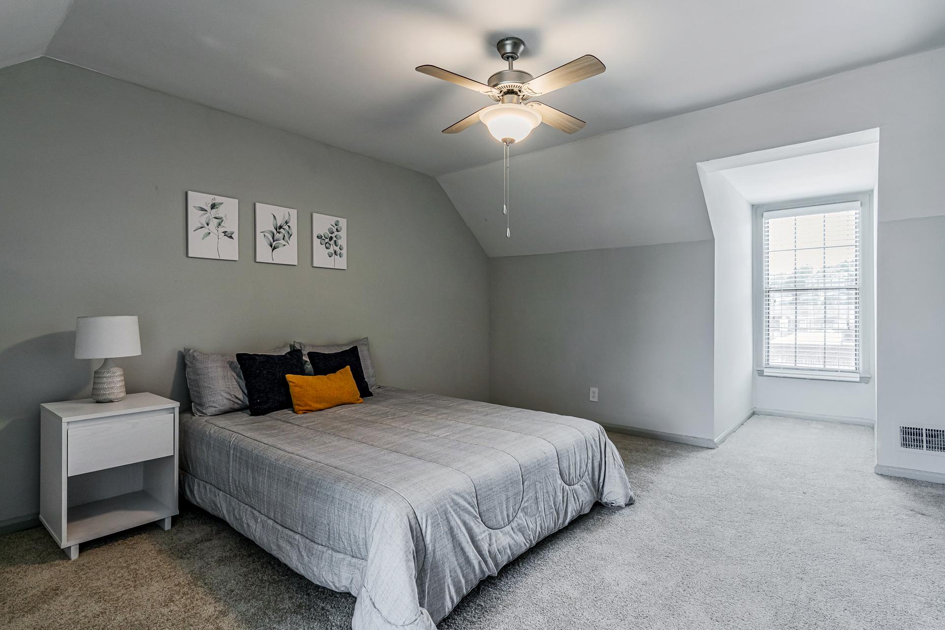 bedroom, detected: ceiling fan, window blind, bed