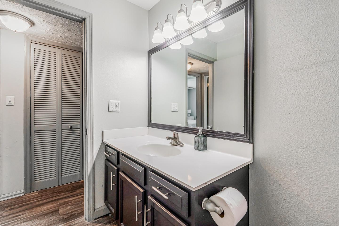 Bathroom(s)