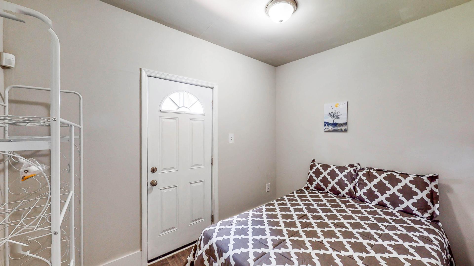 bedroom, detected: bed