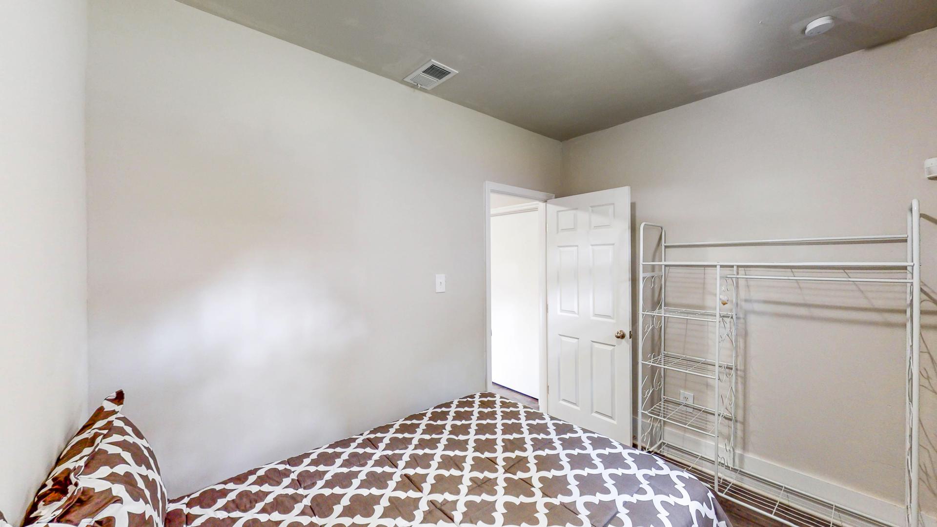 bedroom, detected: bed