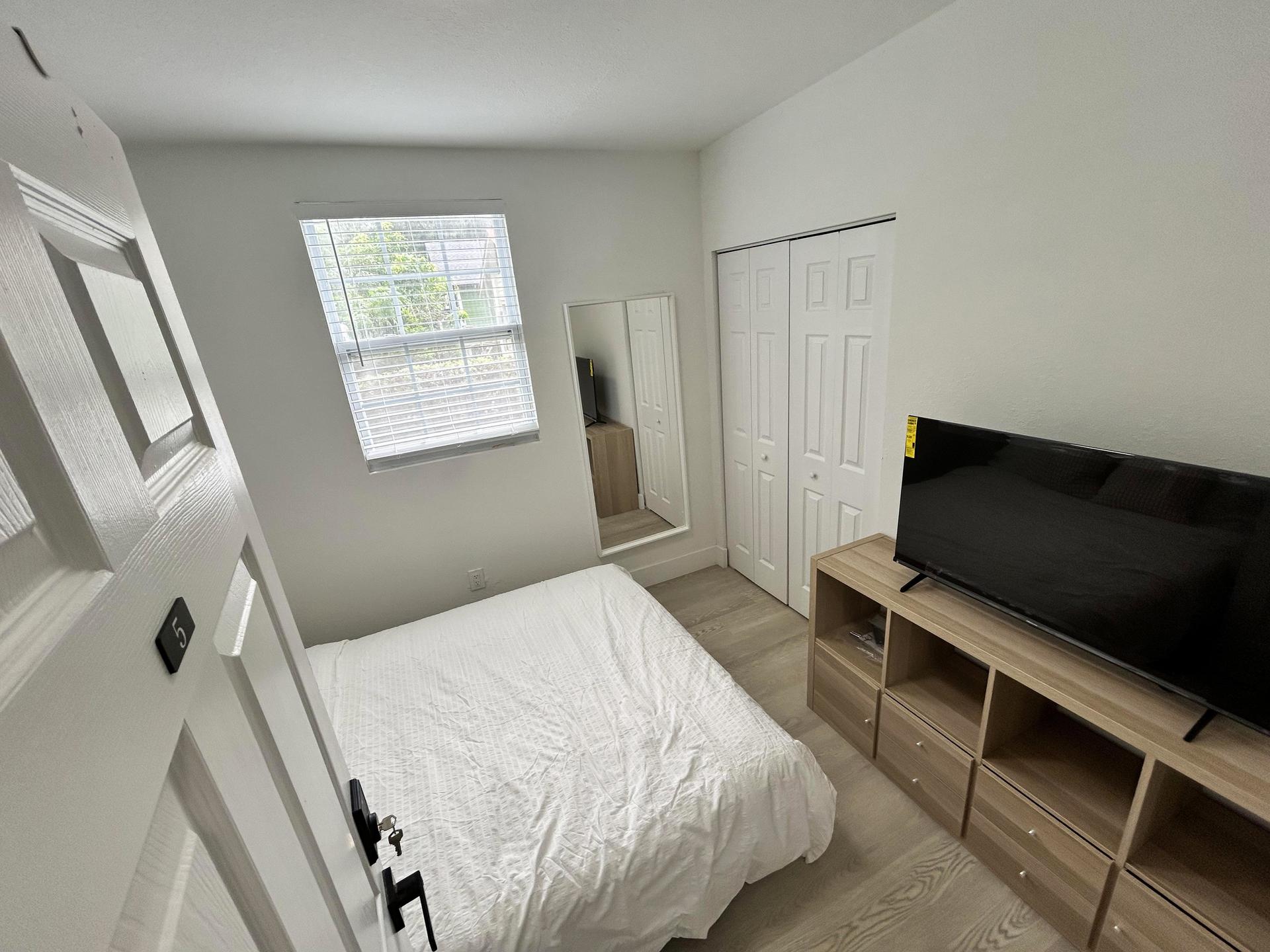 bedroom, detected:bed