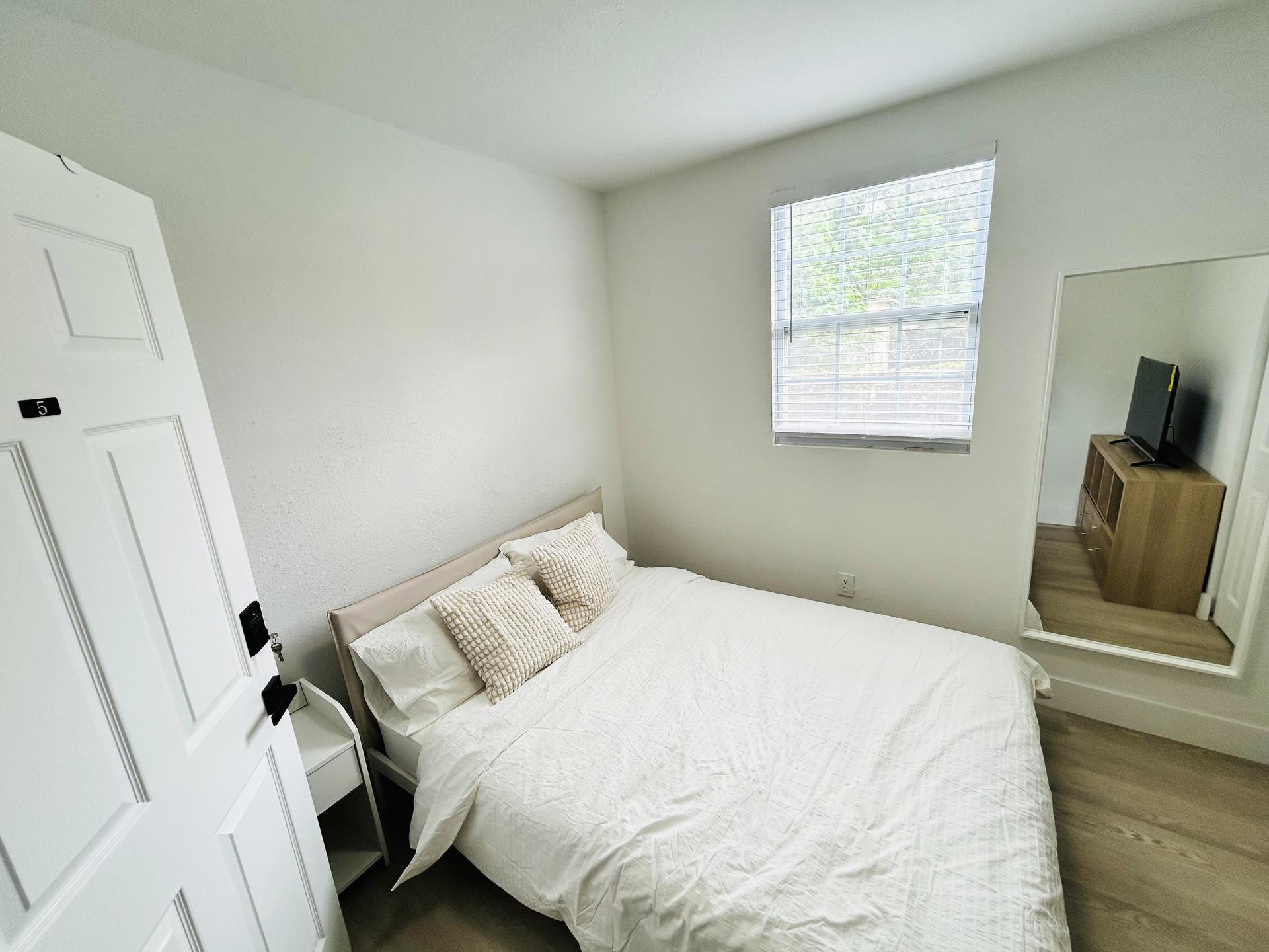 bedroom, detected:bed