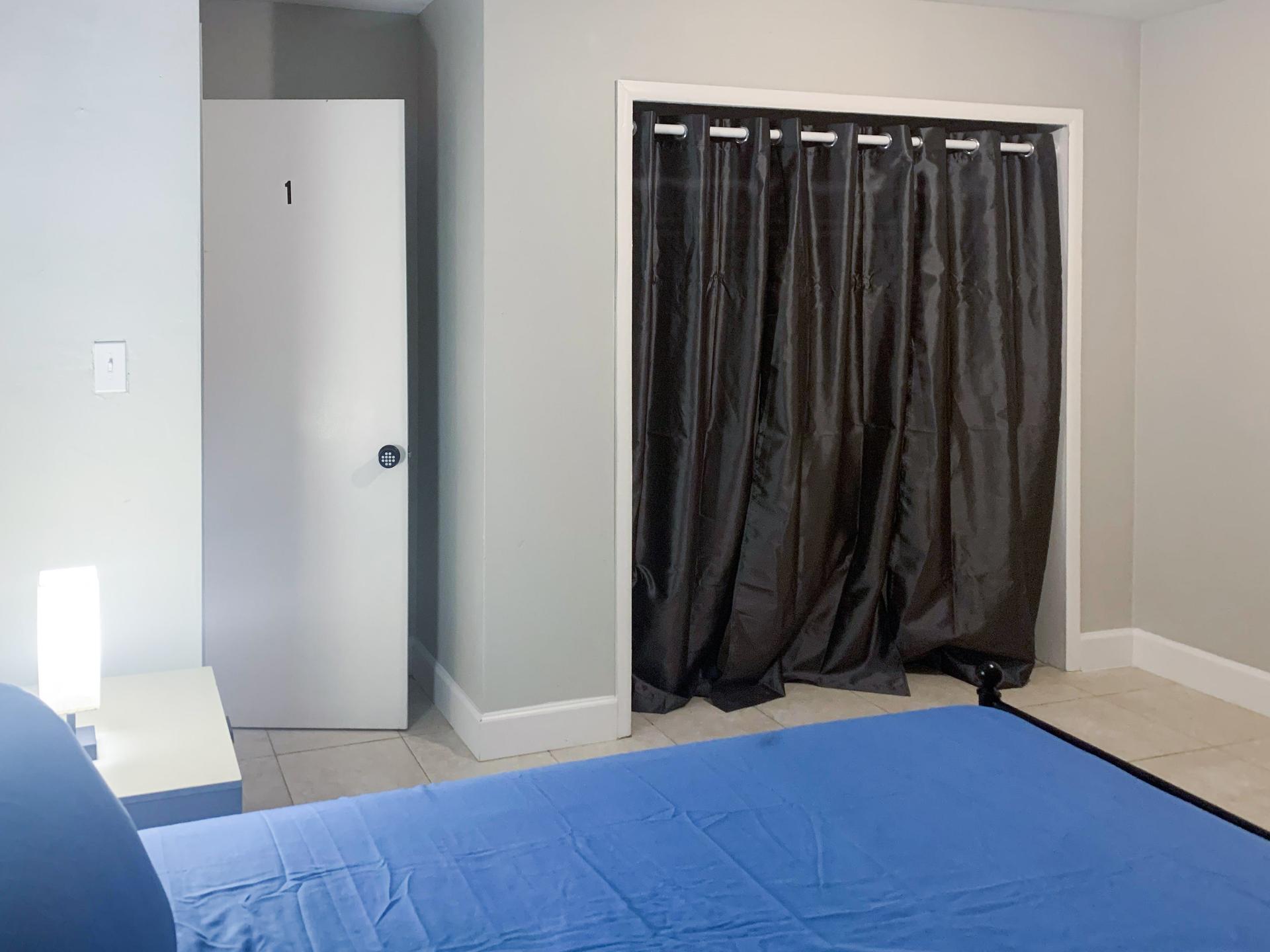 bedroom, detected:bed