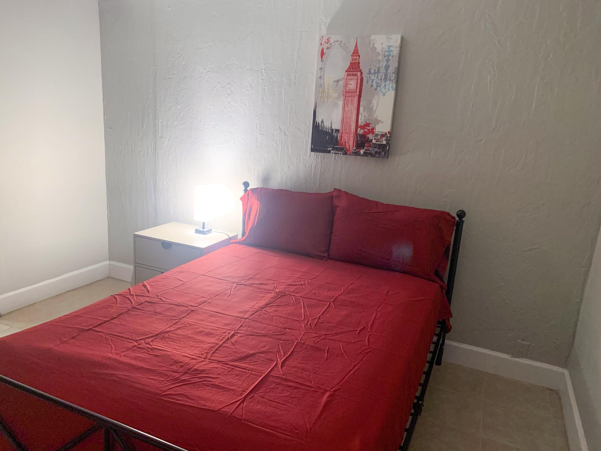 bedroom, detected:bed