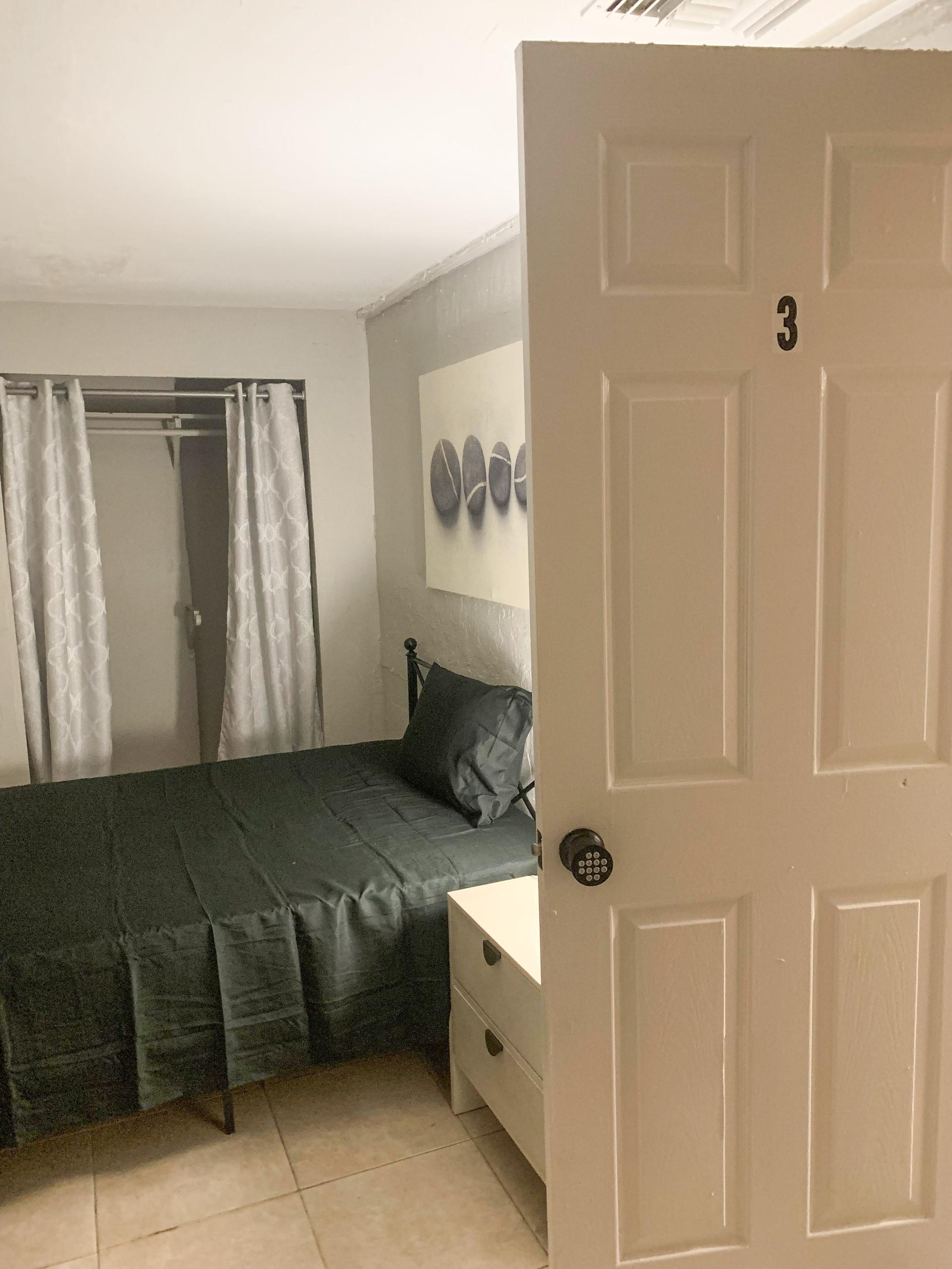 bedroom, detected:bed