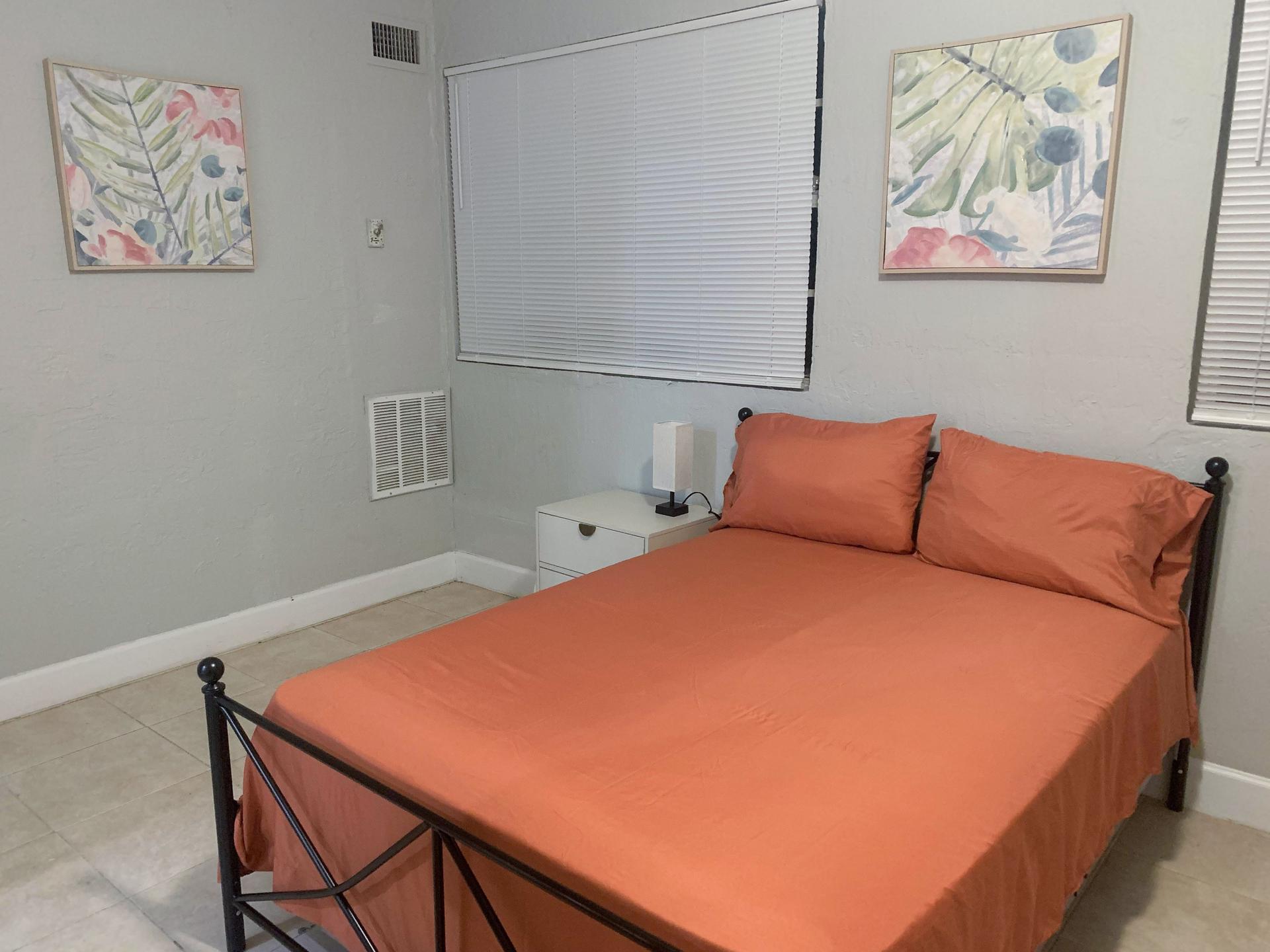 bedroom, detected:bed, window blind, ceiling fan