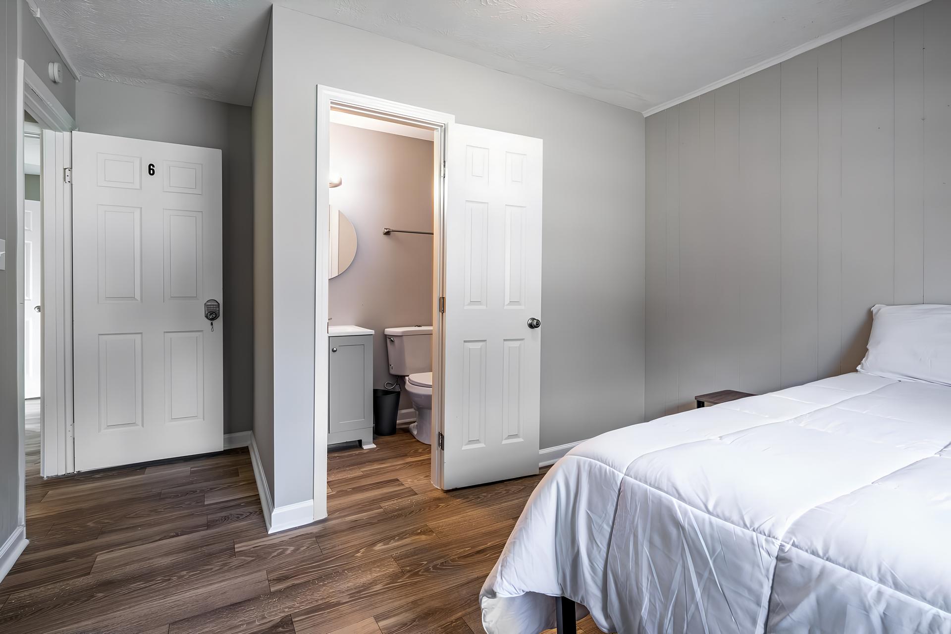 bedroom, detected:bed, ceiling fan