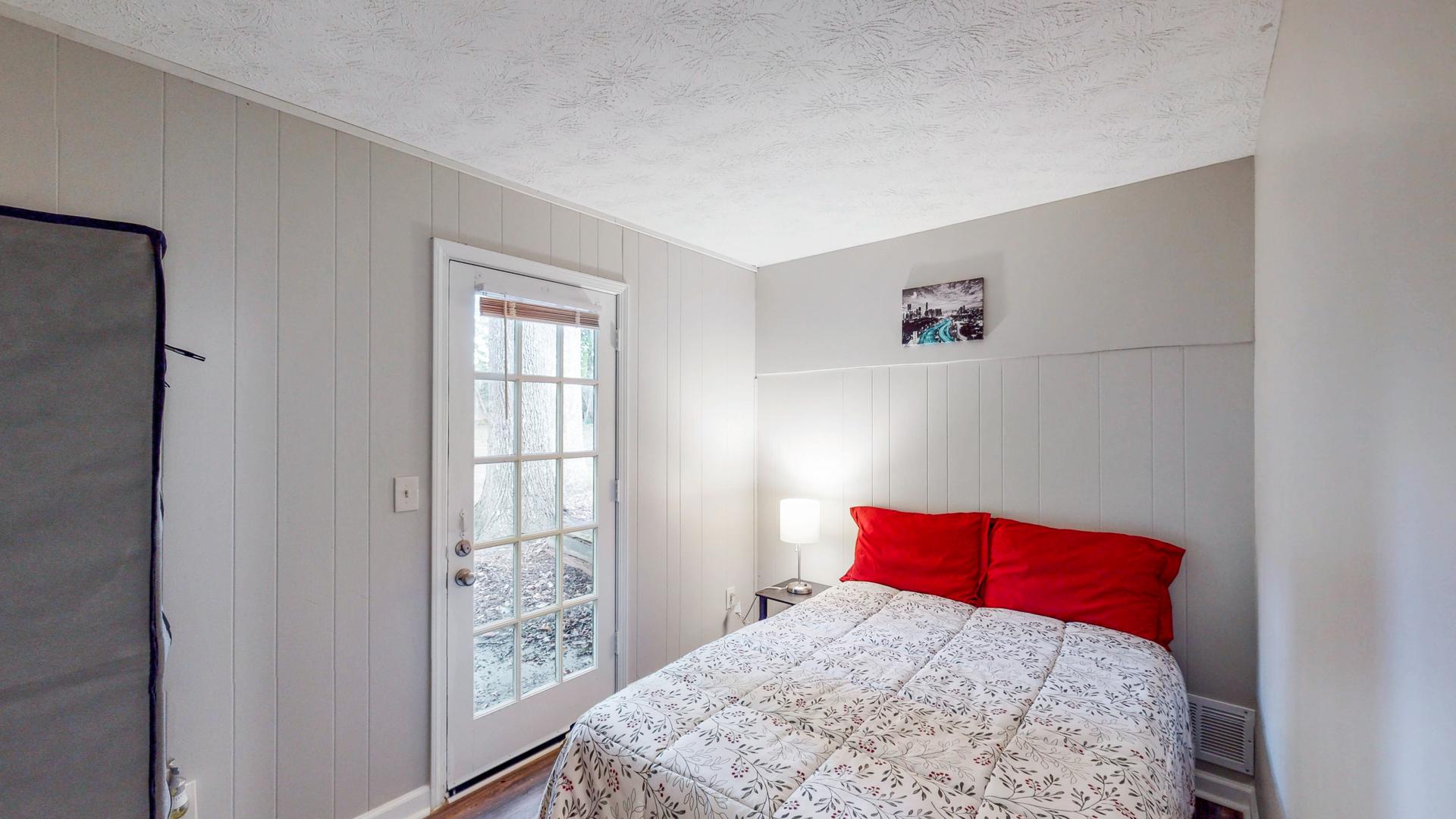 bedroom, detected: bed