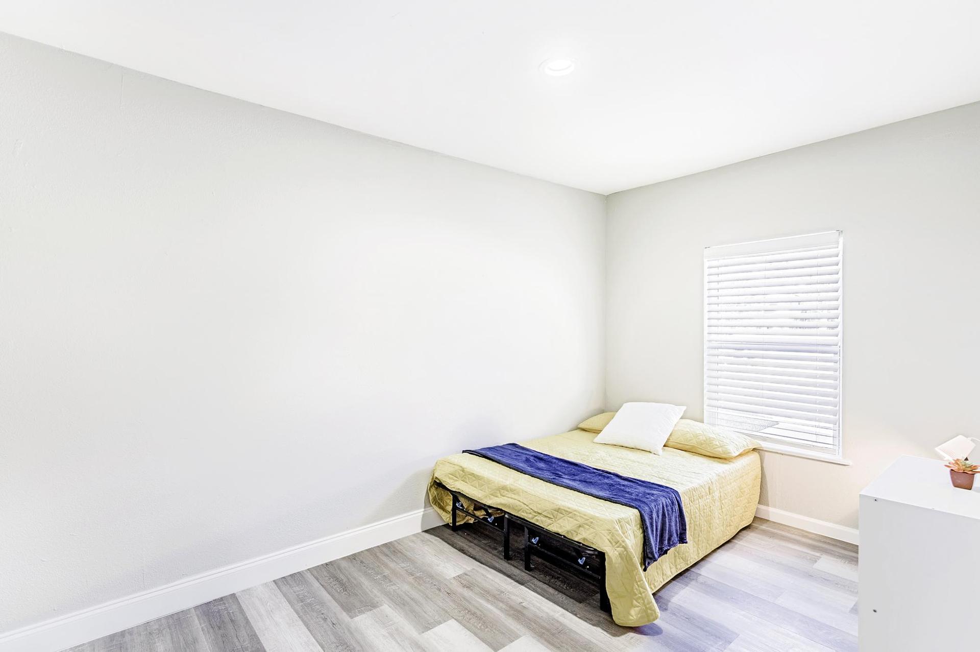 bedroom, detected: bed