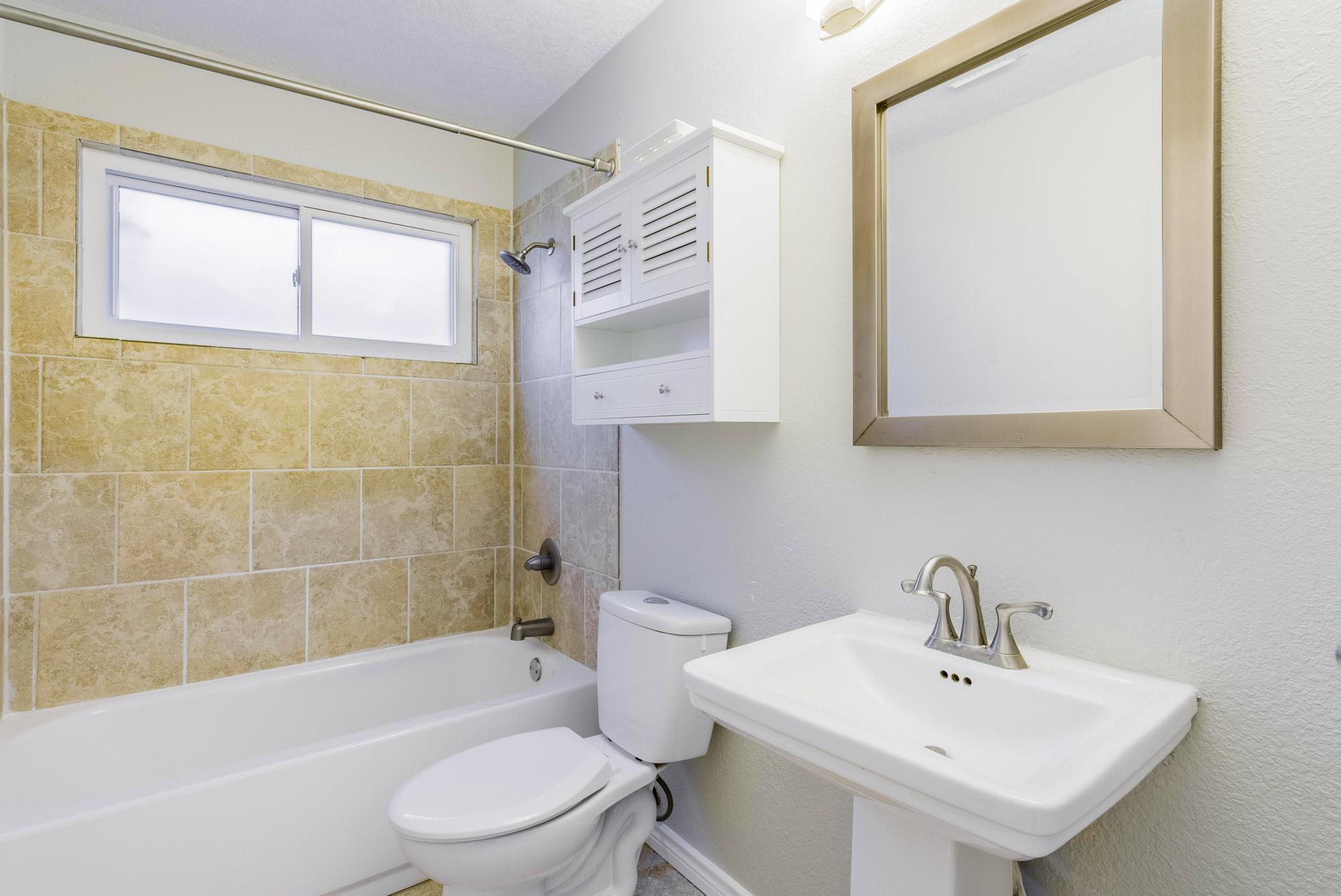 bathroom, detected:bathtub, shower