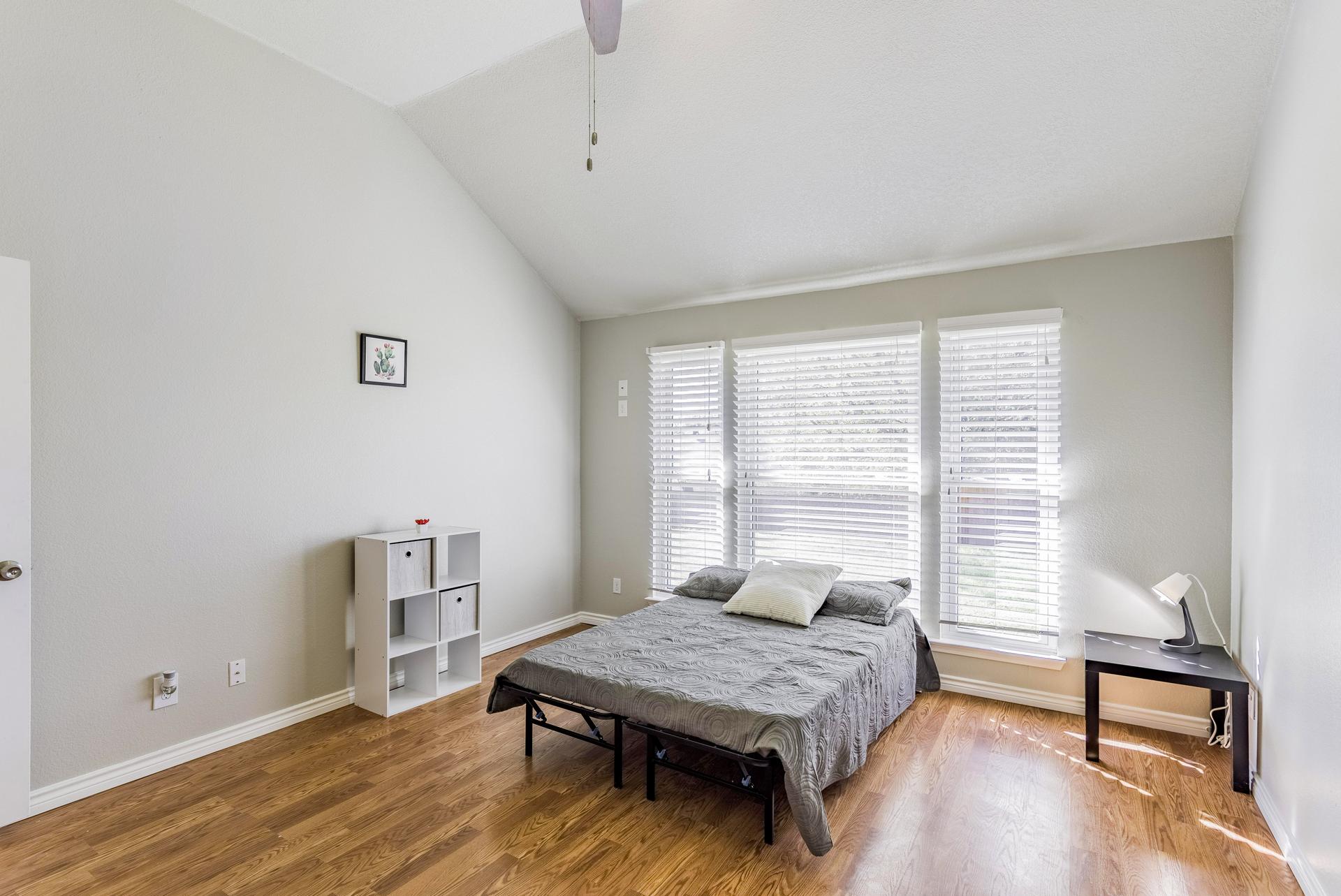 living_room, detected:window blind