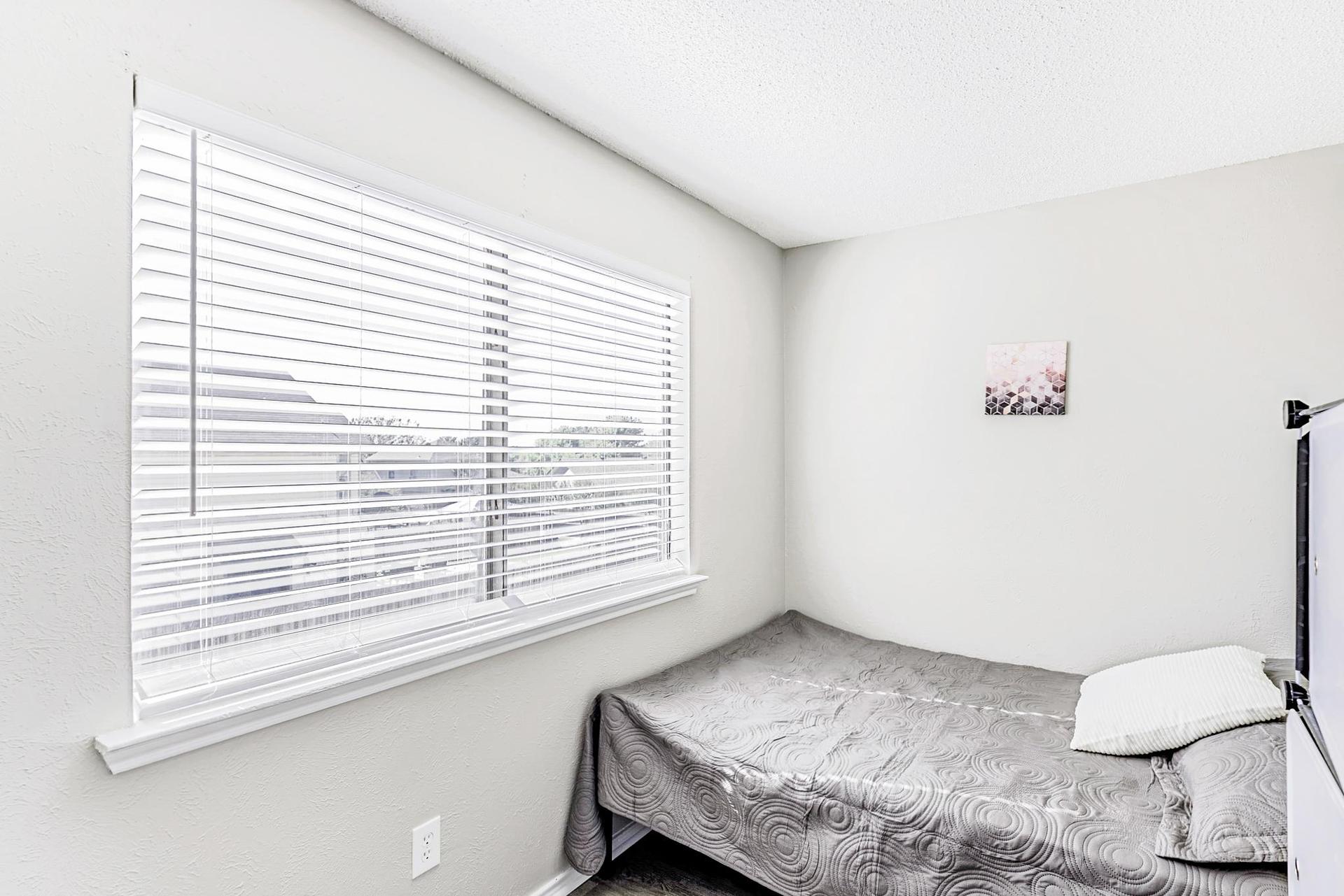 bedroom, detected: bed