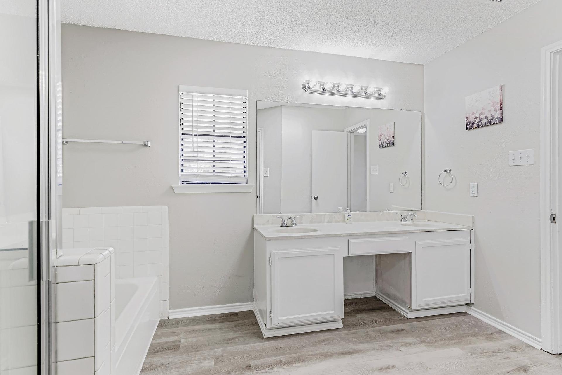 bathroom, detected: toilet