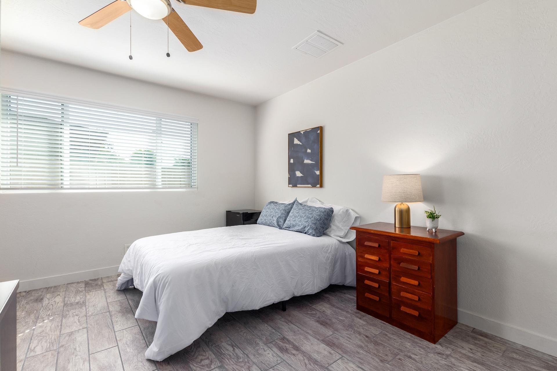 Room 1 ceiling fan nice and bri