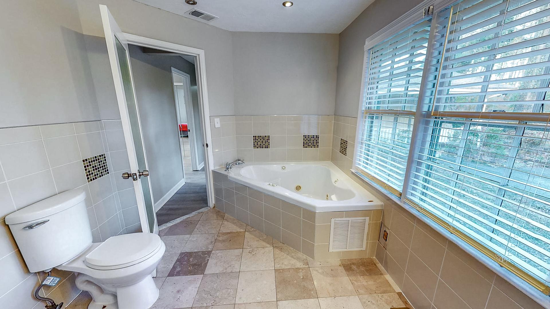Bathroom(s)