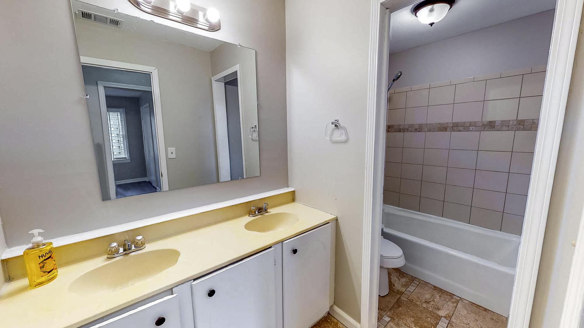 Bathroom(s)