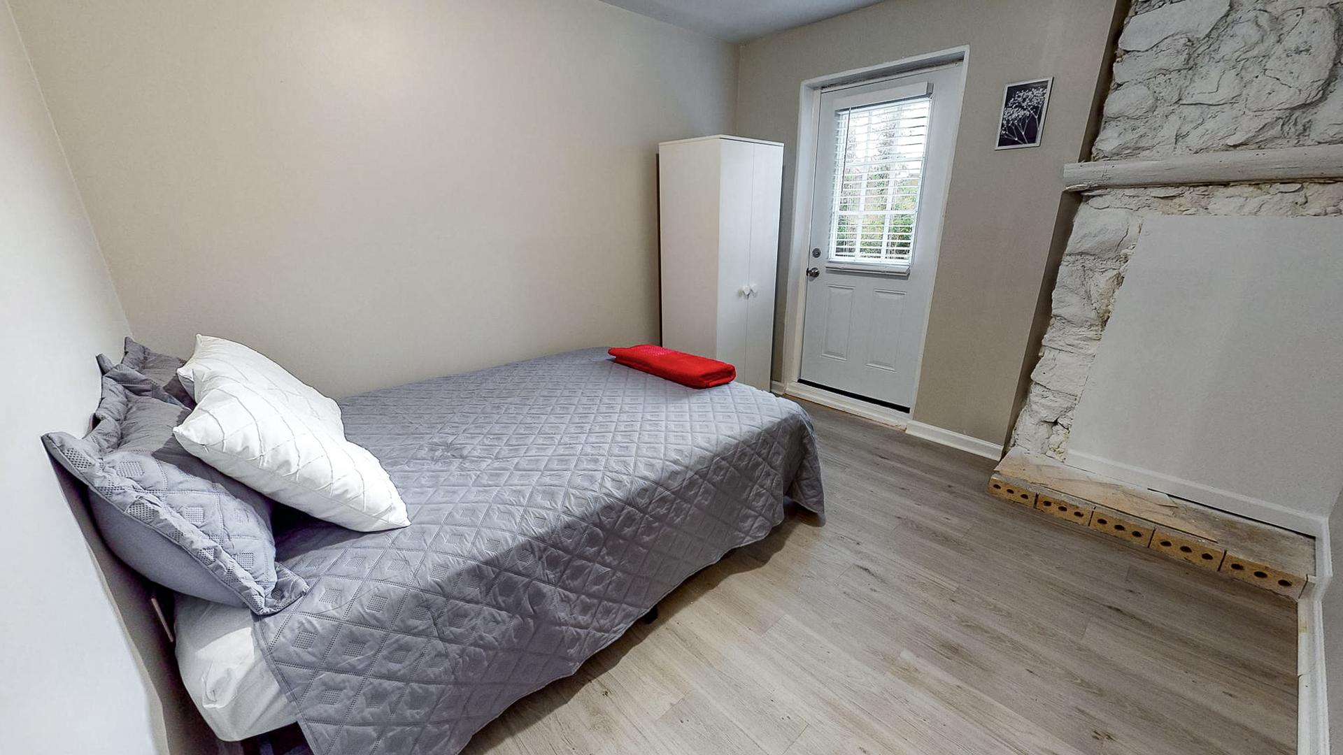 bedroom, detected: bed