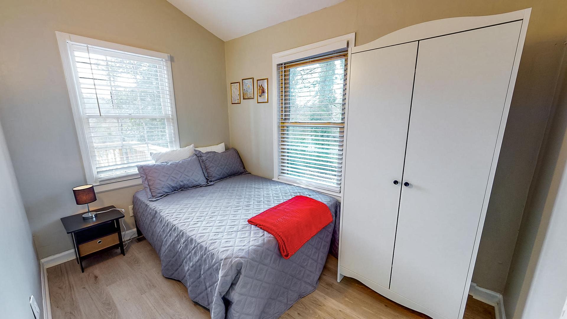 bedroom, detected: bed, window blind