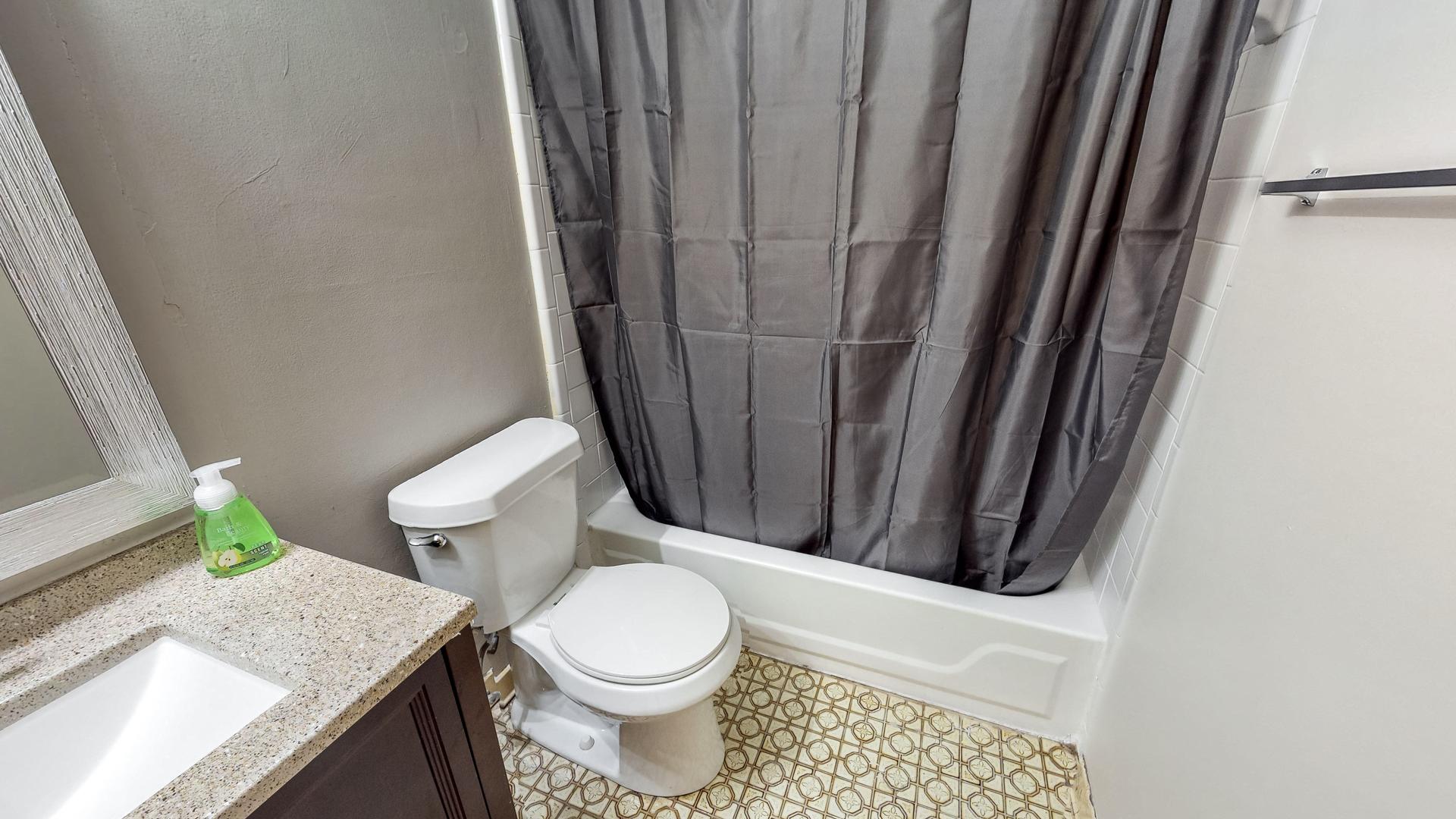 Bathroom(s)