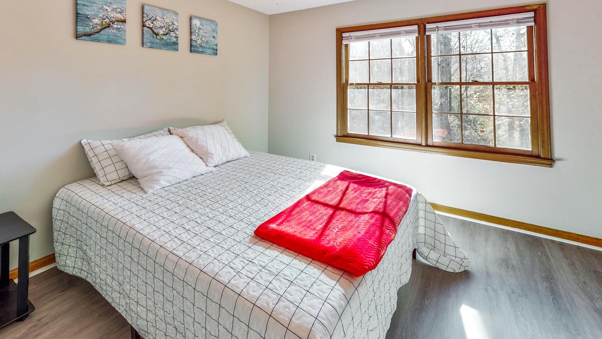 bedroom, detected: bed