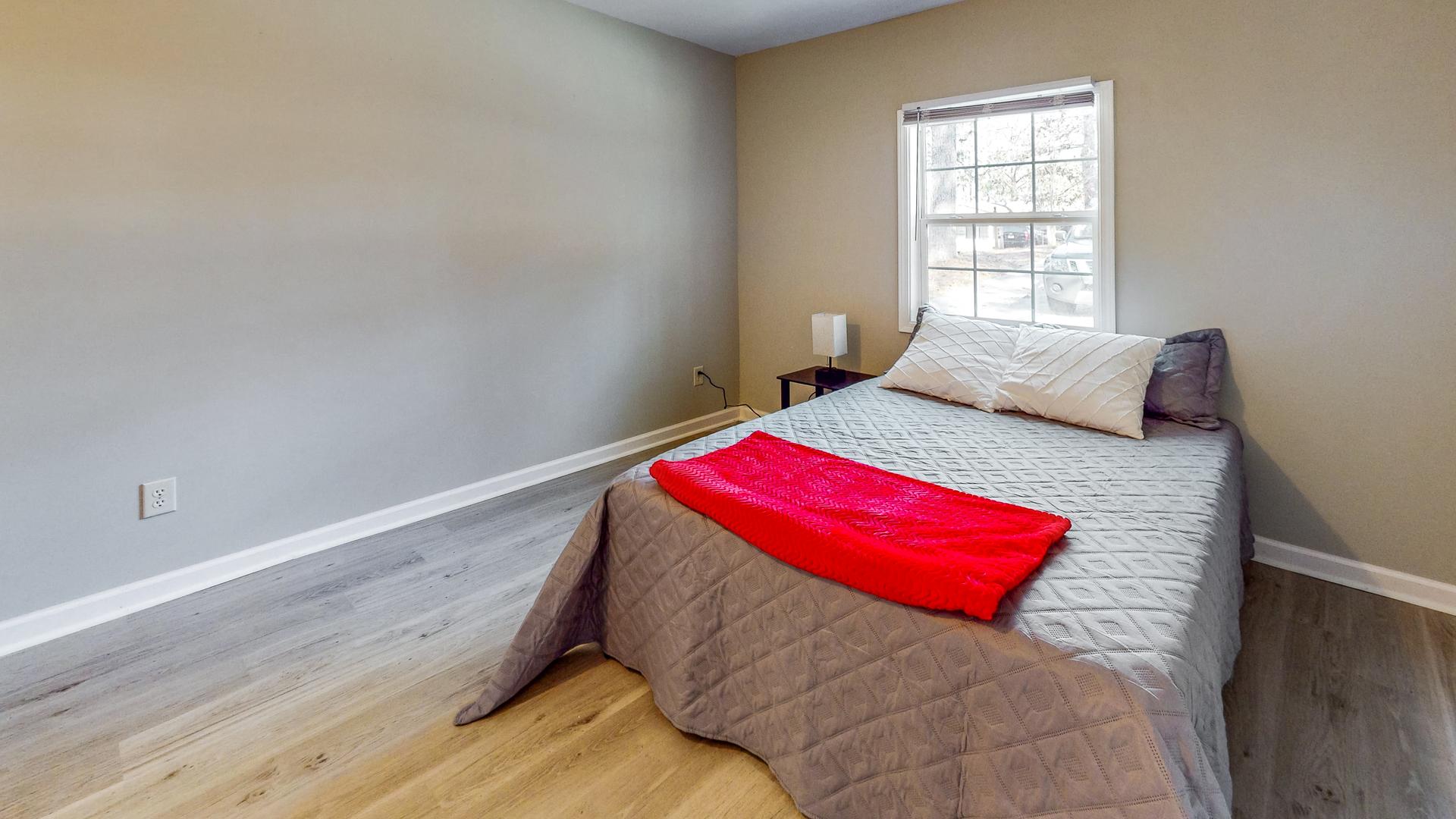 bedroom, detected: bed, window blind