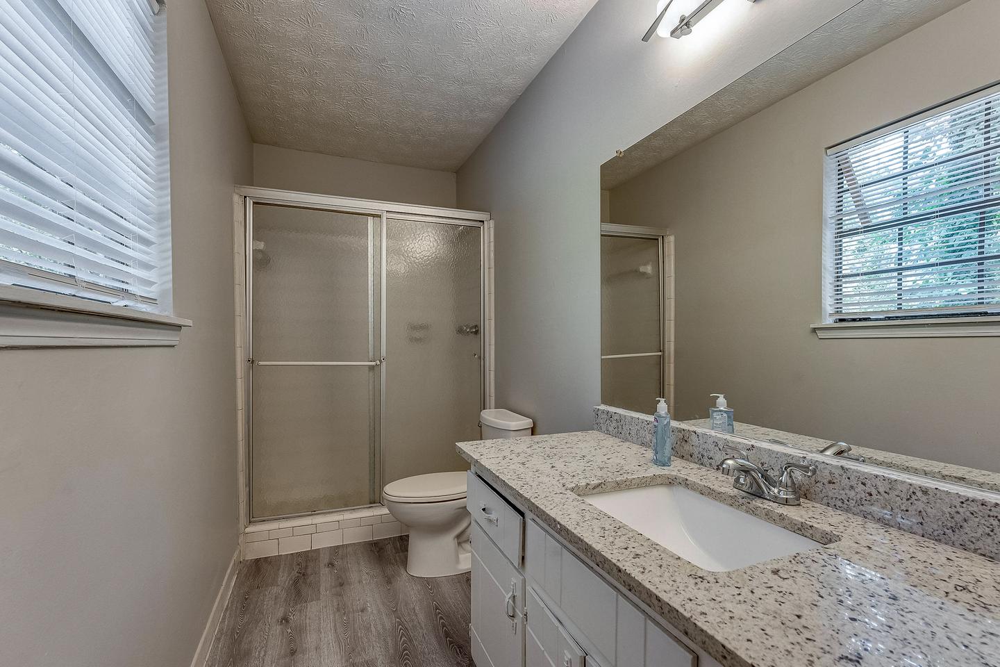 Bathroom(s)