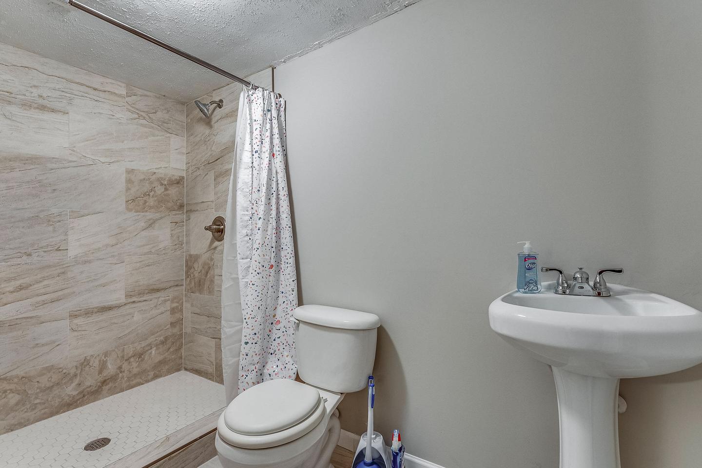 Bathroom(s)