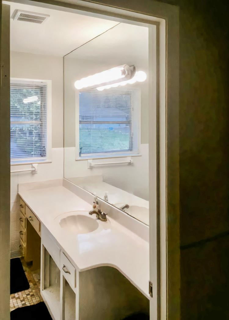 Bathroom(s)