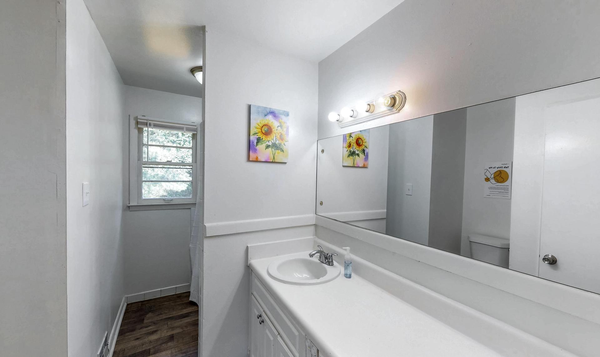 Bathroom(s)