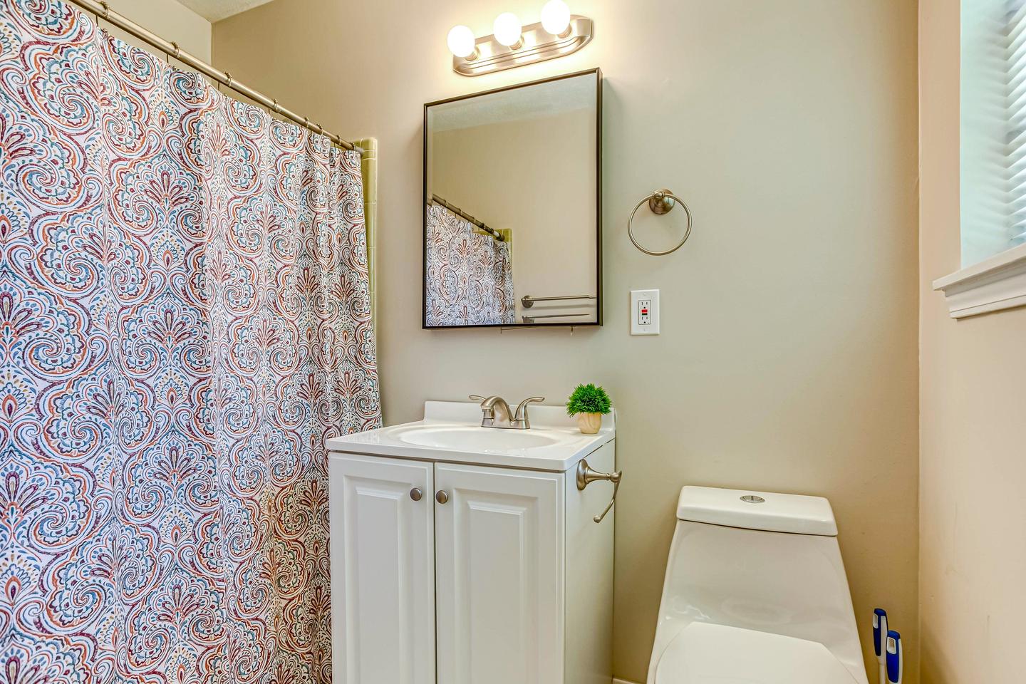 Bathroom(s)