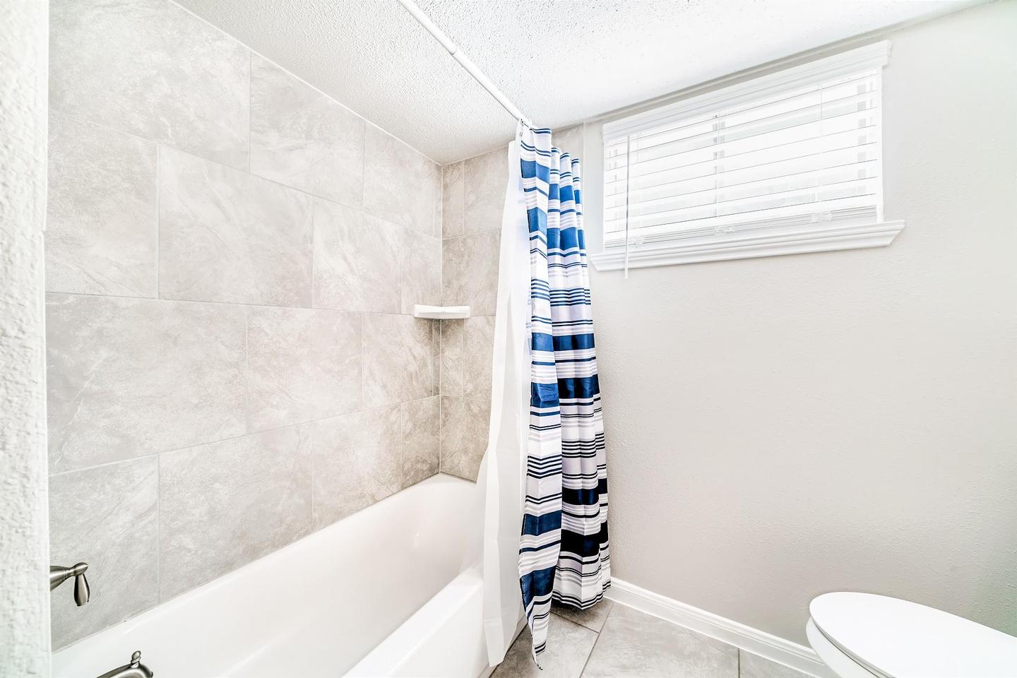 Bathroom(s)