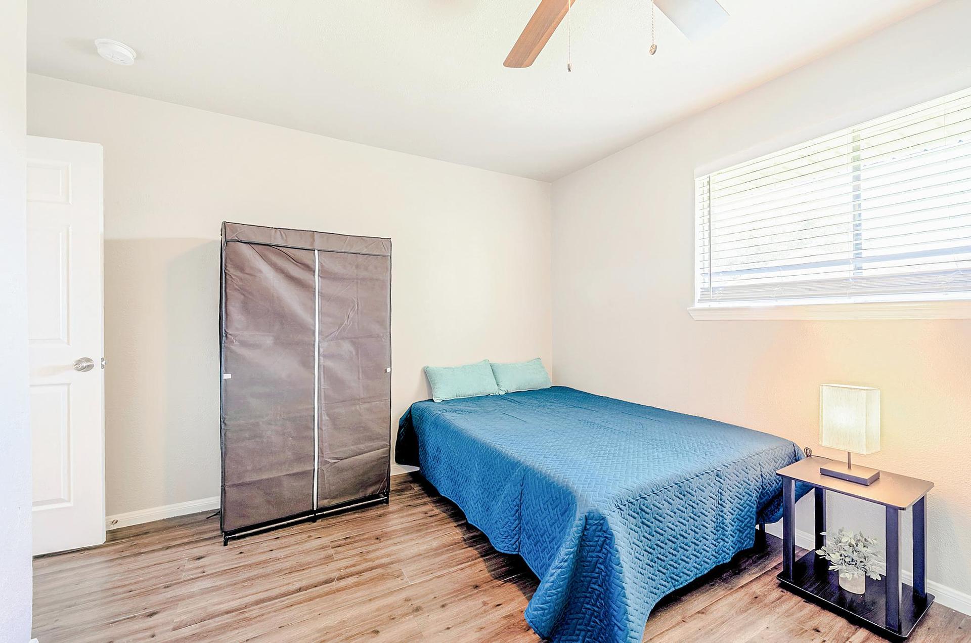 bedroom, detected: bed, fan