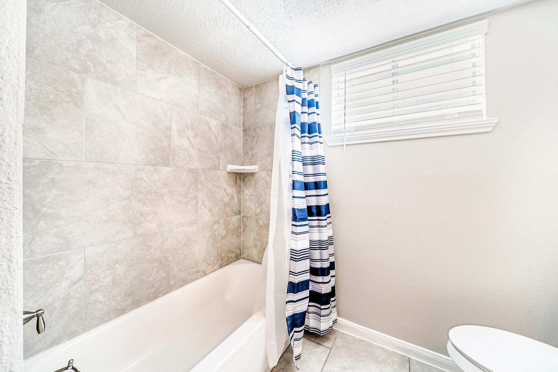 bathroom, detected: toilet