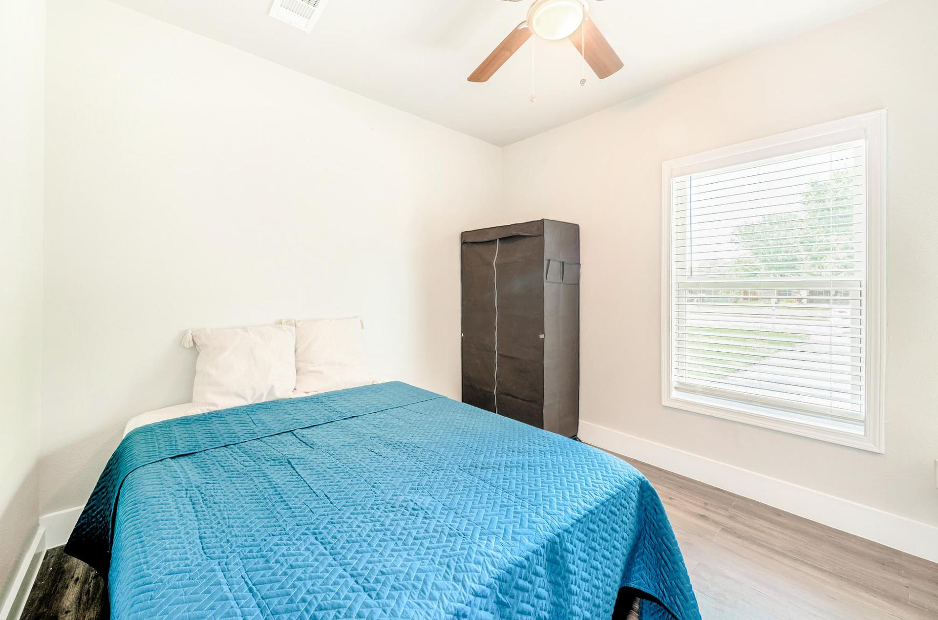 bedroom, detected: bed, fan